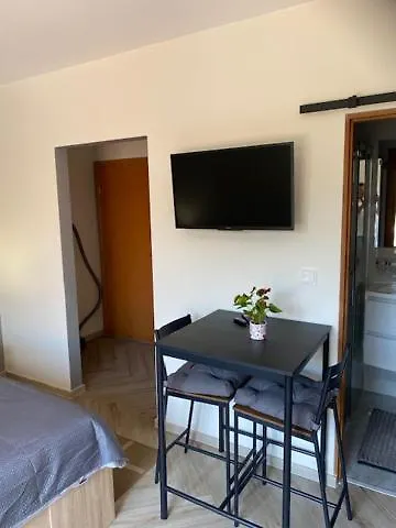 Ladrovici Villa Vlokje فندق مبيت وإفطار